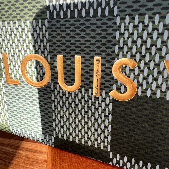 Louis Vuitton Shopping Bag - Picture 4 of 6